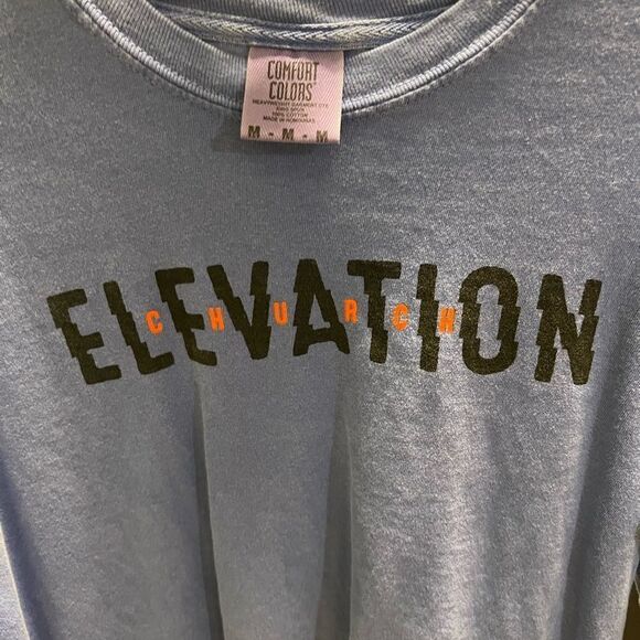 Men’s  Blue Long Sleeve Tee Shirt Elevation Worship Size Medium #340 - Picture 2 of 4